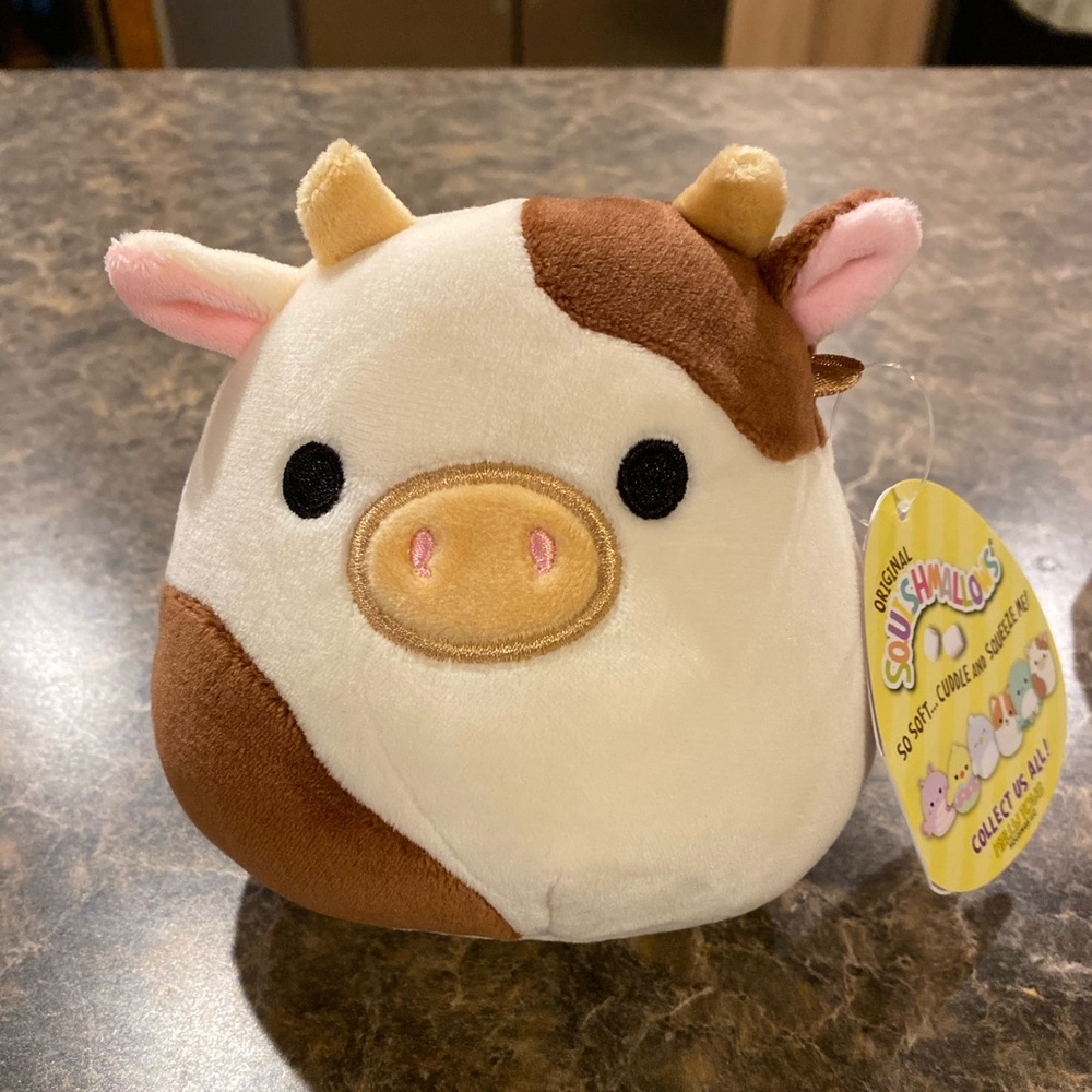 Ronnie the Cow Squishmallow